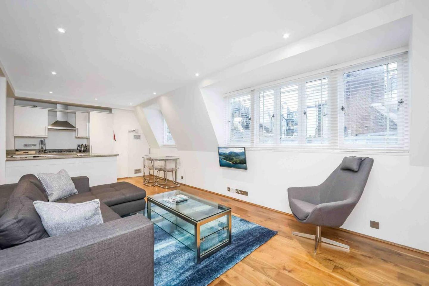 2 Bed By Oxford Circus And Regent Street! Apartment Лондон Екстериор снимка