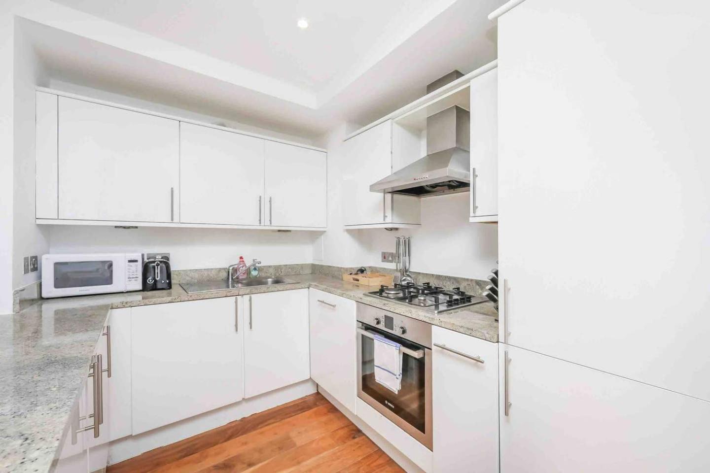 2 Bed By Oxford Circus And Regent Street! Apartment Лондон Екстериор снимка